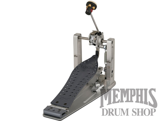 DW MFG Series Machined Chain Drive Single Bass Drum Pedal with Case - XF Extended Footboard