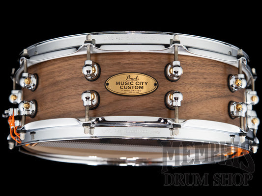 Pearl 14x5 Music City Custom Solid Walnut Snare Drum
