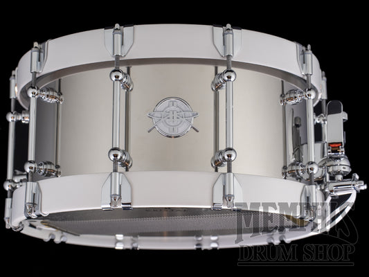Dunnett Classic 14x7 Stainless Steel Snare Drum with White Metal Wood Hoops - Polished