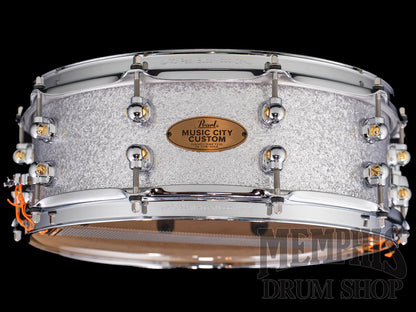 Pearl 14x5 Music City Custom Solid Maple Snare Drum - Classic Silver Sparkle